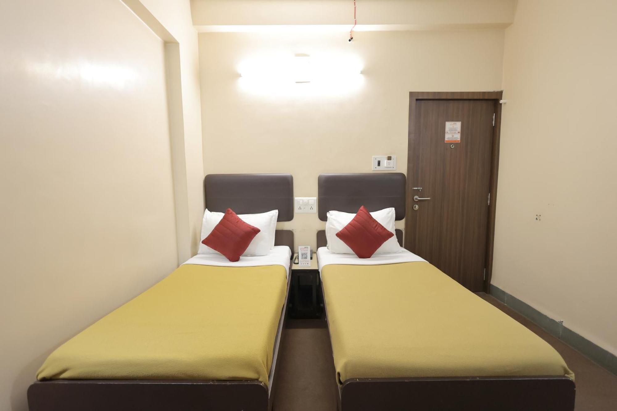 Hotel Hospice Surat Luaran gambar