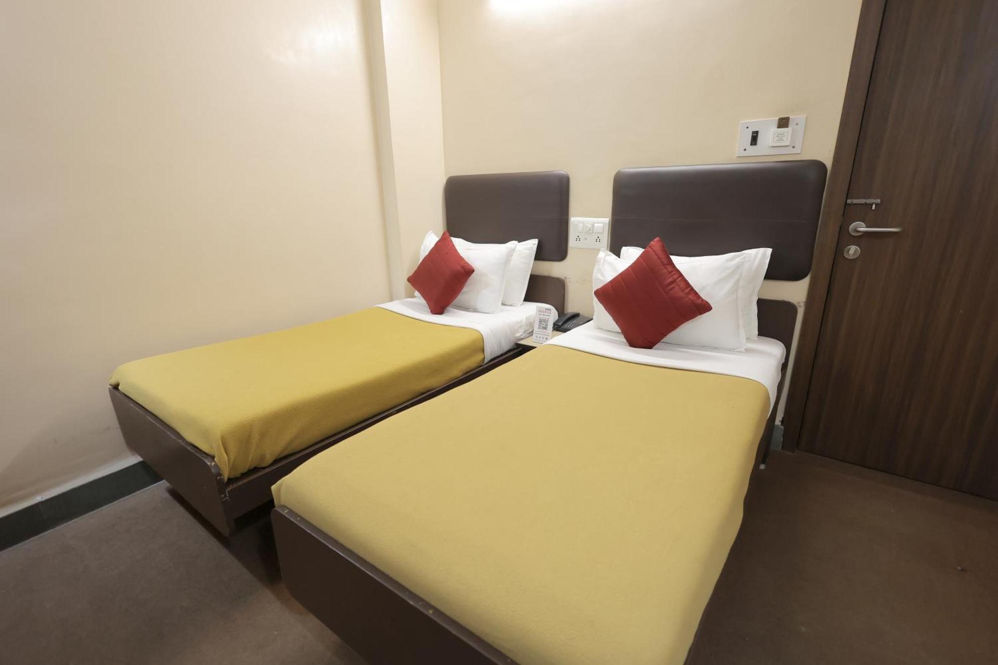 Hotel Hospice Surat Luaran gambar